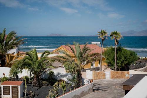 Aloha Villa Beachfront In Corralejo