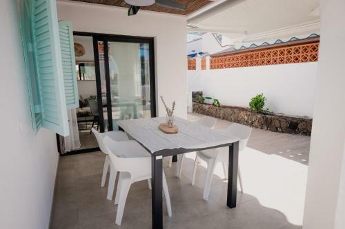 Aloha Villa Beachfront In Corralejo