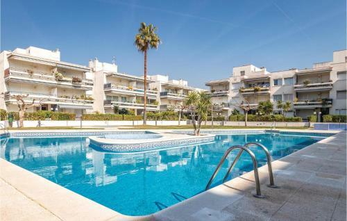 Three-bedroom Apartment In Cubelles
