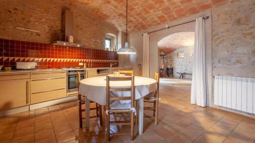 Corca Holiday Home Sleeps 18 With Pool