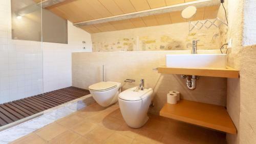 Corca Holiday Home Sleeps 18 With Pool