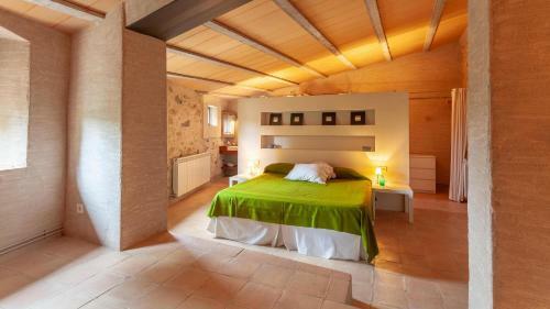 Corca Holiday Home Sleeps 18 With Pool