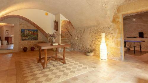 Corca Holiday Home Sleeps 18 With Pool