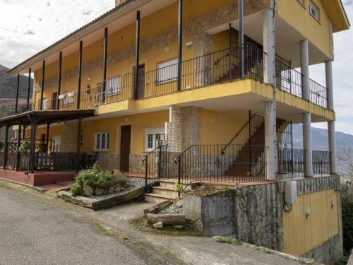 Stunning Holiday Home In Cutiellos With Garden