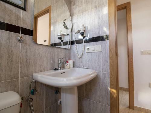 Stunning Holiday Home In Cutiellos With Garden