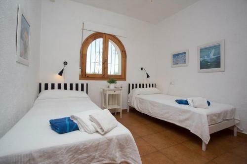 Denia Villa Sleeps 8 Pool Air Con Wifi