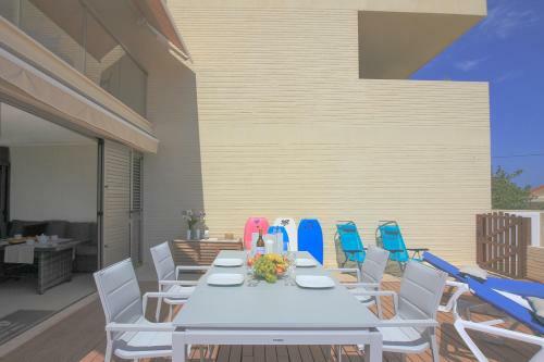 Inviting 2-bed Apartment In Denia First Beach Lin