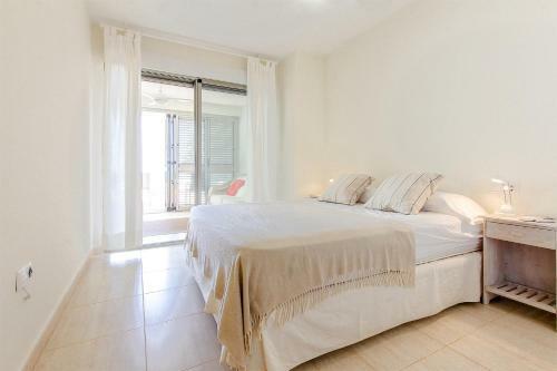 Inviting 2-bed Apartment In Denia First Beach Lin
