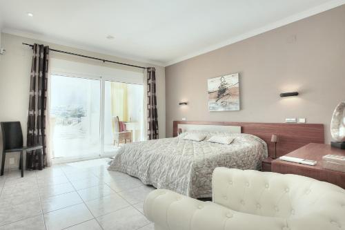 Luxury 5-bed Villa Near The Beach