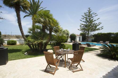 Denia Villa Sleeps 4 Pool Air Con Wifi
