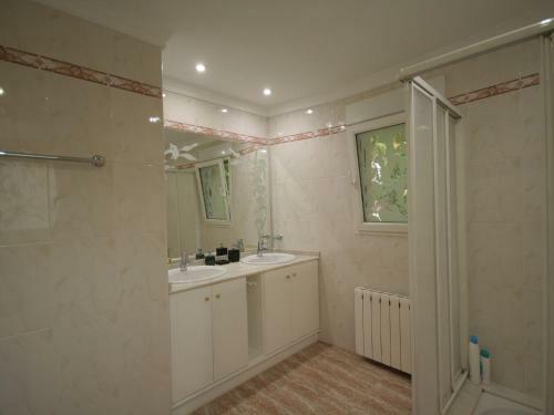 Luxurious Villa With Private Pool In Les Rotes