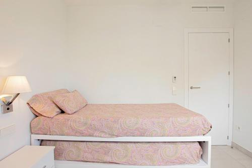 Luxury 3-bed Apartment On The First Beach Line