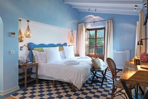 Rent Your Luxury 4 Bedroom Villa, Mallorca Villa 1017