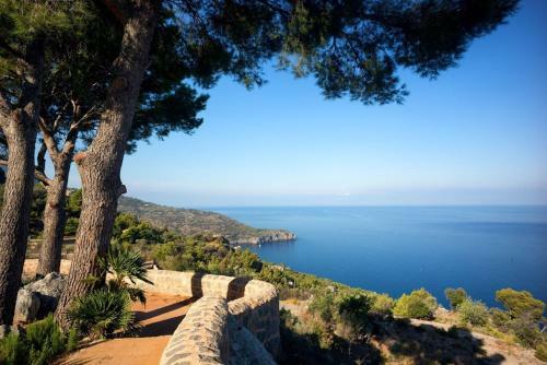 Rent Your Luxury 4 Bedroom Villa, Mallorca Villa 1017