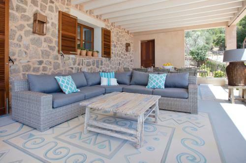Rent Your Luxury 4 Bedroom Villa, Mallorca Villa 1017