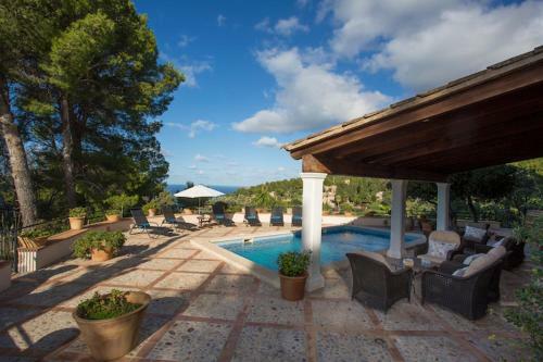 Deia Villa Sleeps 10 With Pool And Air Con