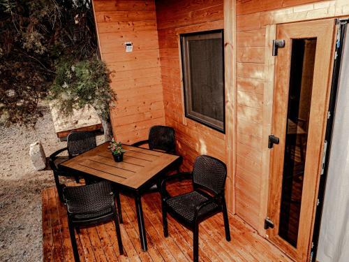 Camping Monta�a Roja
