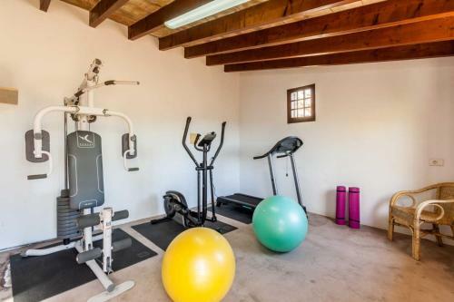 Es Barcares Villa Sleeps 8 With Pool Air Con And Wifi