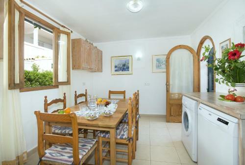 Charming Villa Luceta Walking To The Beach