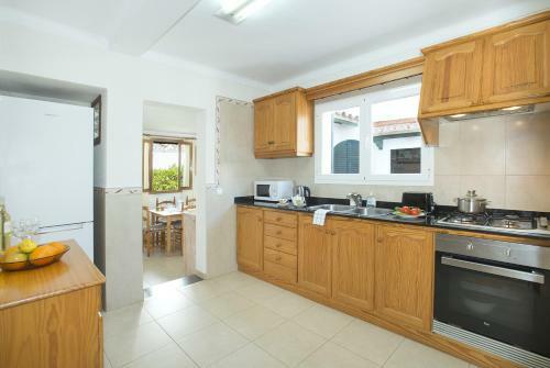 Charming Villa Luceta Walking To The Beach