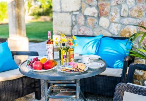 Es Barcares Cottage Sleeps 4 With Pool Air Con And Wifi