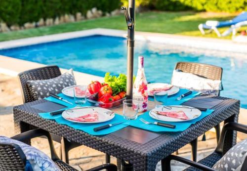 Es Barcares Cottage Sleeps 4 With Pool Air Con And Wifi
