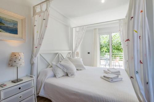 Port de Pollenca Villa Sleeps 8 With Pool Air Con And Wifi