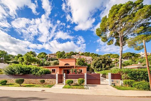Port de Pollenca Villa Sleeps 6 With Pool Air Con And Wifi