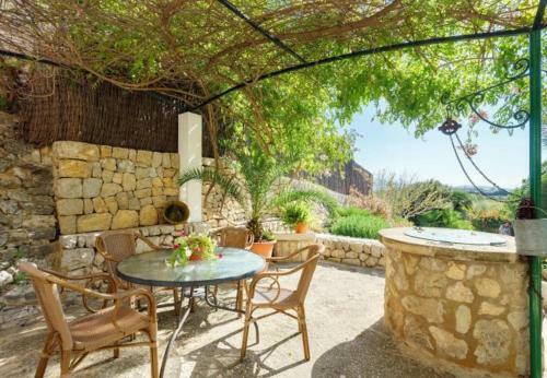 Port de Pollenca Villa Sleeps 6 With Pool Air Con And Wifi