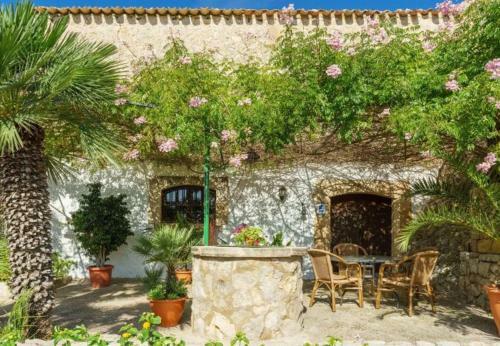 Port de Pollenca Villa Sleeps 6 With Pool Air Con And Wifi