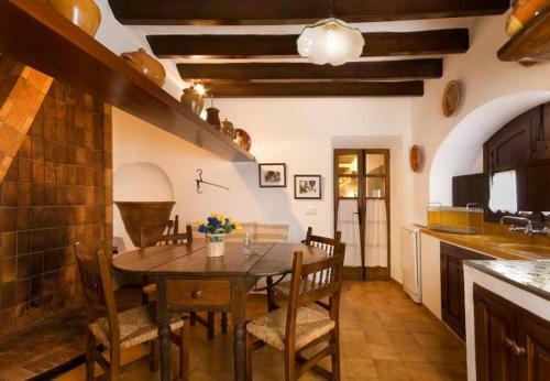 Port de Pollenca Villa Sleeps 6 With Pool Air Con And Wifi