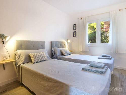 Port de Pollenca Apartment Sleeps 6 With Air Con And Wifi