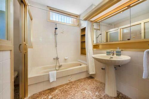 Port de Pollenca Villa Sleeps 10 With Pool Air Con And Wifi