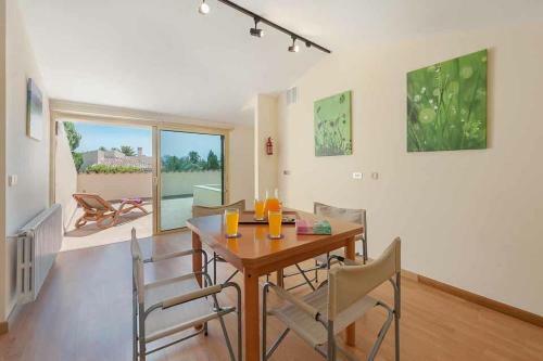 Port de Pollenca Villa Sleeps 10 With Pool Air Con And Wifi