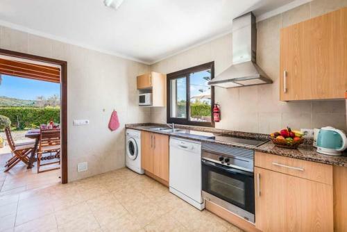 Port de Pollenca Villa Sleeps 6 With Pool Air Con And Wifi