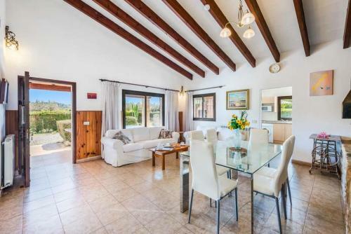 Port de Pollenca Villa Sleeps 6 With Pool Air Con And Wifi
