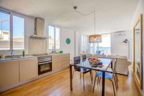 Beachfront Sivella Apartment