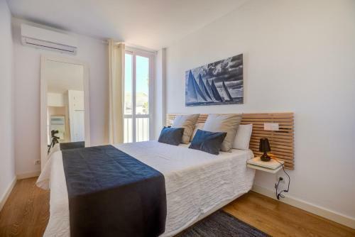 Beachfront Sivella Apartment