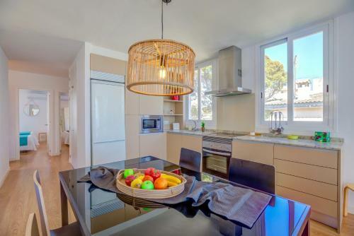 Beachfront Sivella Apartment