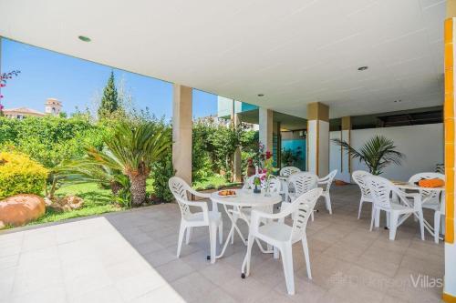 Port de Pollenca Apartment Sleeps 4 With Pool Air Con And Wifi