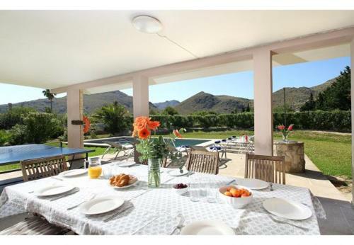 Villa In Port de Pollenca Sleeps 8 With Pool Air Con And Wifi