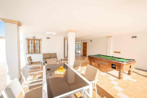 Villa Varon Blue