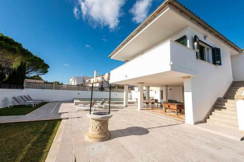 Villa Varon Blue