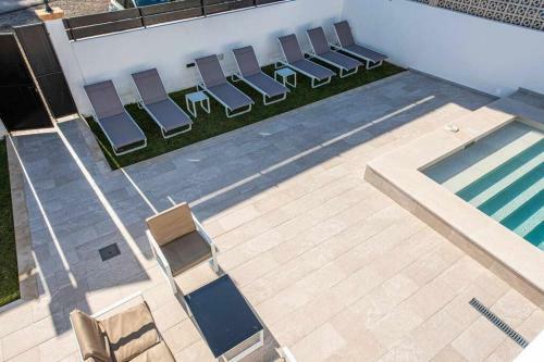 Villa Varon Blue