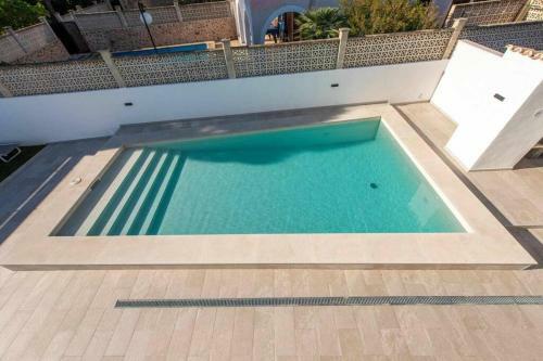 Villa Varon Blue
