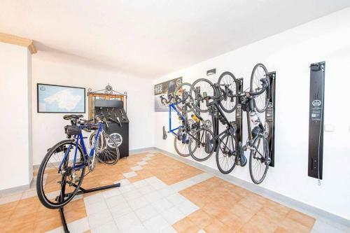 Villa Varon Blue