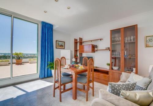Port D'alcudia Apartment Sleeps 2 With Air Con