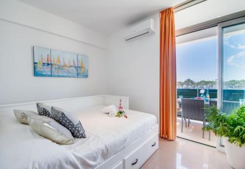 Port D'alcudia Apartment Sleeps 4 With Wifi