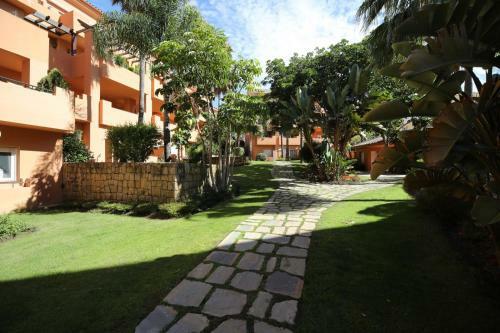 Modern Garden Apartment Estepona (Lf-4b1)