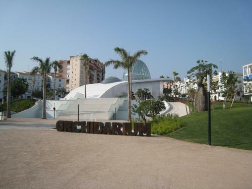Beautiful Town House With Air Conditioning In Secure Urbanisation. Internet.